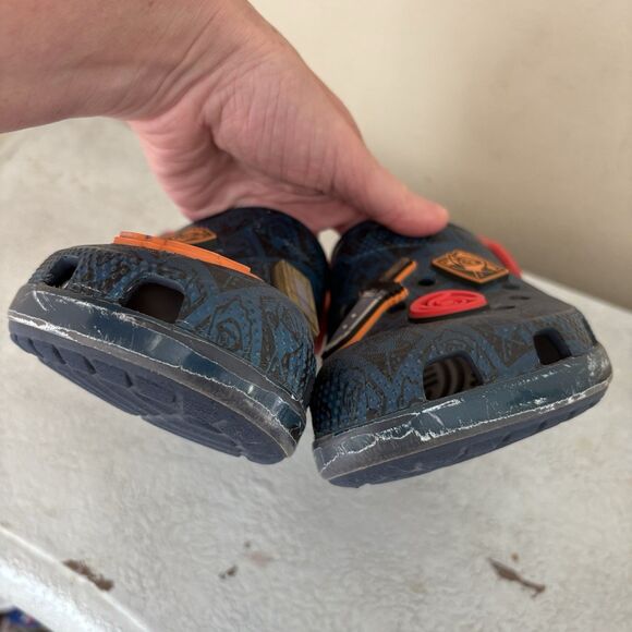 Jujutsu Kaisen  Anime Kids classic Crocs Size 1 Youth Pre-owned - Picture 5 of 5